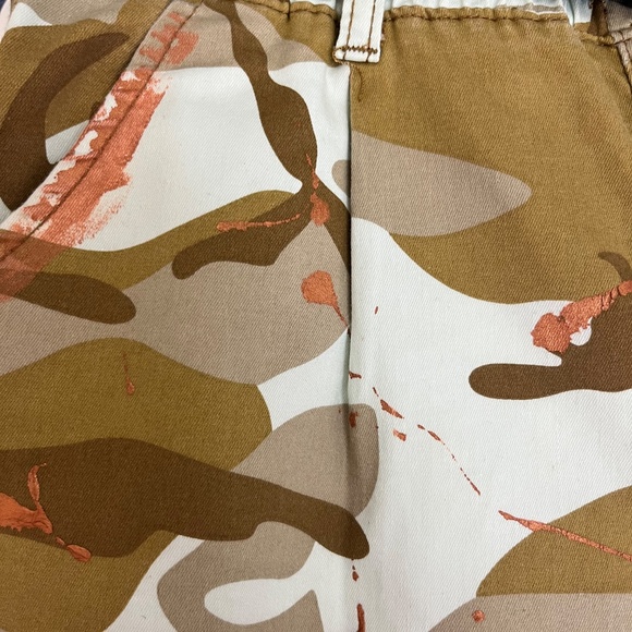 V.I.P. Camo Cargo Jogger Pants with Graffiti Print – Size Small - Picture 13 of 14